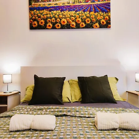 Luxury In Piazza 5 Giornate شقة