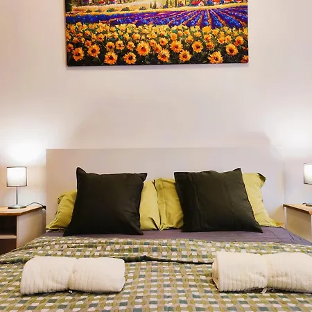 Luxury In Piazza 5 Giornate Apartman